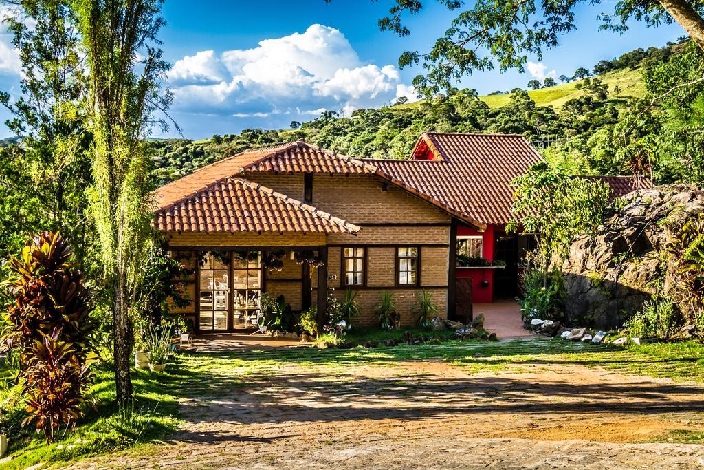 Hotel Encantos Do Vale Pousada E Spa Cultural à Bueno Brandão Extérieur photo