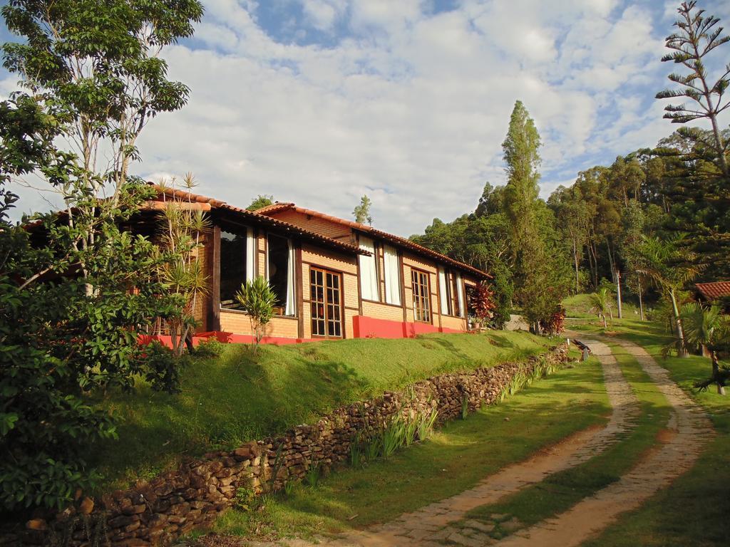 Hotel Encantos Do Vale Pousada E Spa Cultural à Bueno Brandão Extérieur photo